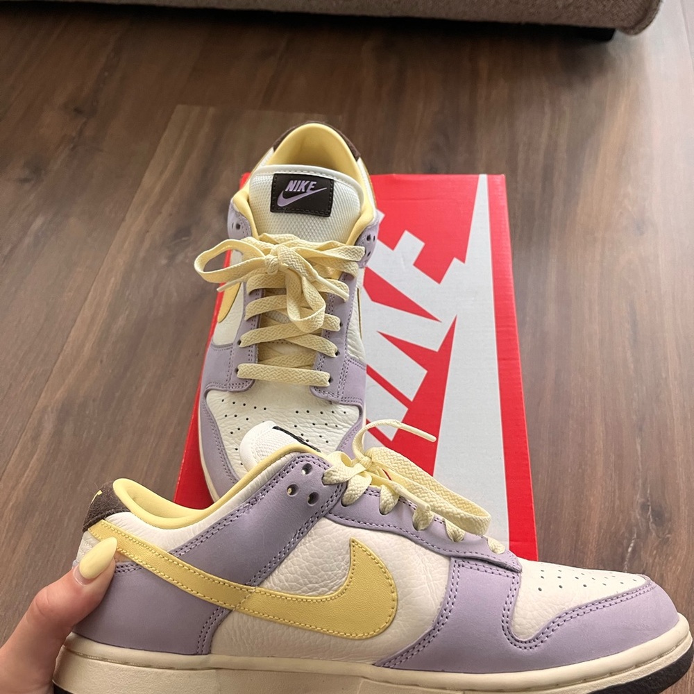 Wmns Dunk Low Premium 'Lilac Bloom' W8.5 - Picture 2 of 6